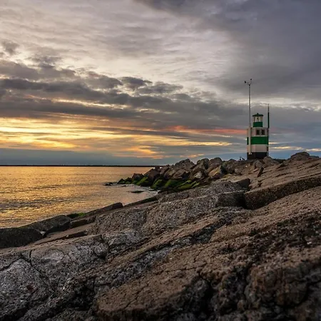 Tiny House In De Duinen Aan Zee * IJmuiden